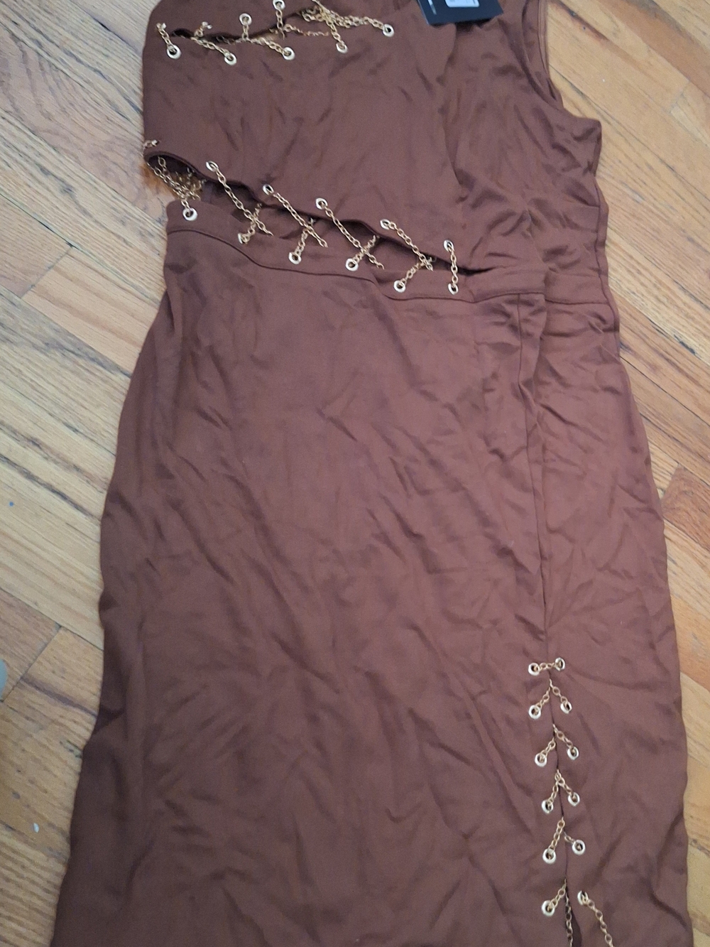 Fashion Nova One-Shoulder Brown Dress with Gold Chain Detail